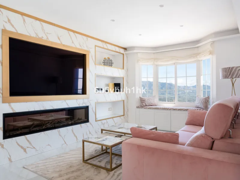 House - Townhouse в продаже в Marbella, Málaga. В доме 4 спален и 2 ванных комнат. Площадь дома 323 м². Площадь участка 282 м²