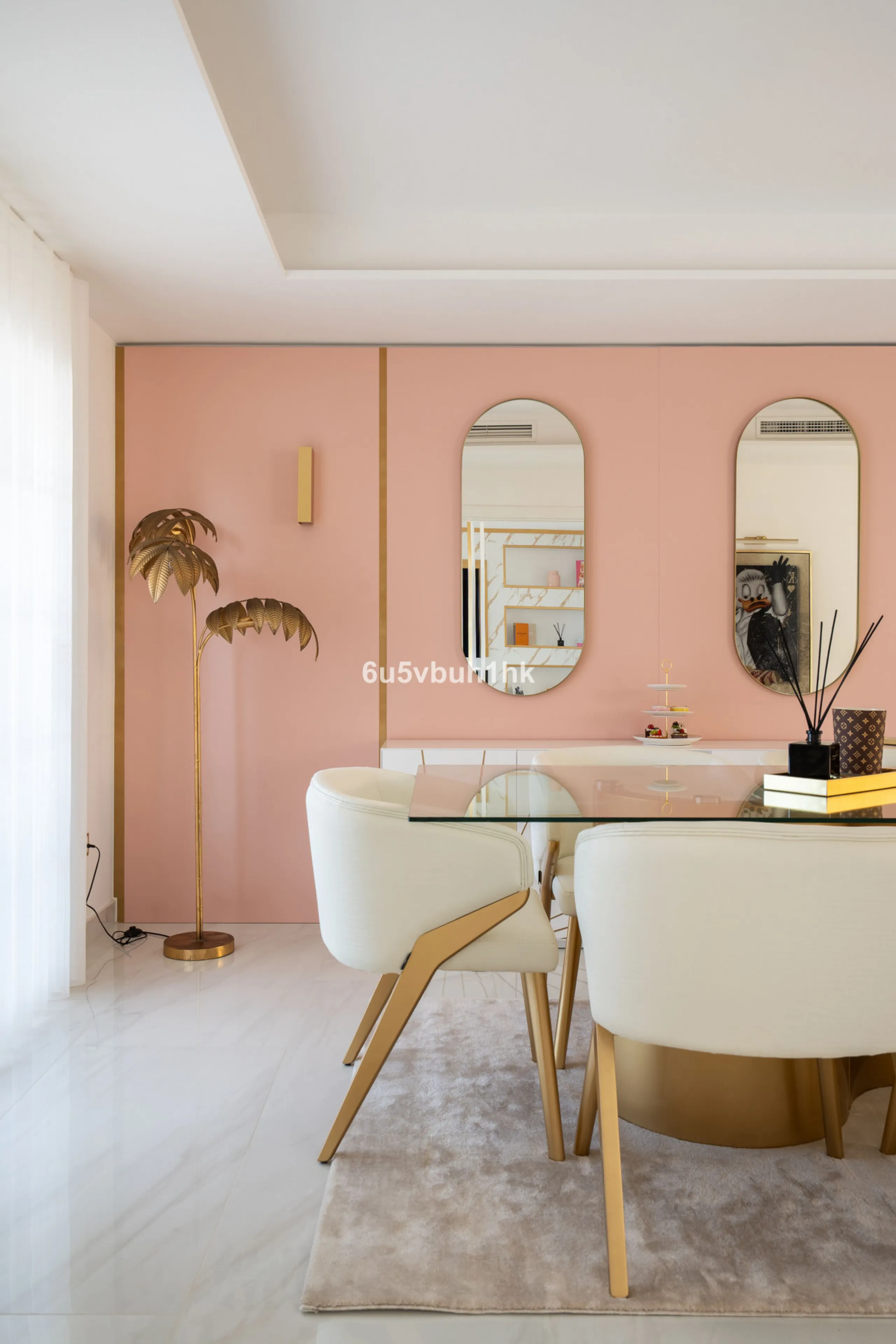 House - Townhouse в продаже в Marbella, Málaga. В доме 4 спален и 2 ванных комнат. Площадь дома 323 м². Площадь участка 282 м²