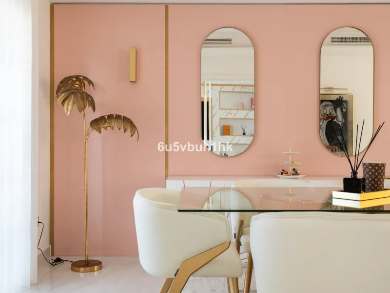 House - Townhouse в продаже в Marbella, Málaga. В доме 4 спален и 2 ванных комнат. Площадь дома 323 м². Площадь участка 282 м²