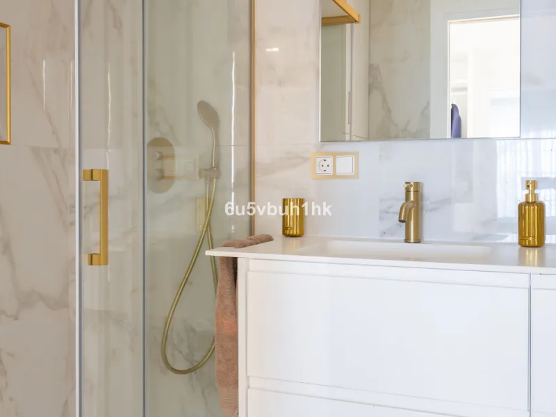 House - Townhouse в продаже в Marbella, Málaga. В доме 4 спален и 2 ванных комнат. Площадь дома 323 м². Площадь участка 282 м²