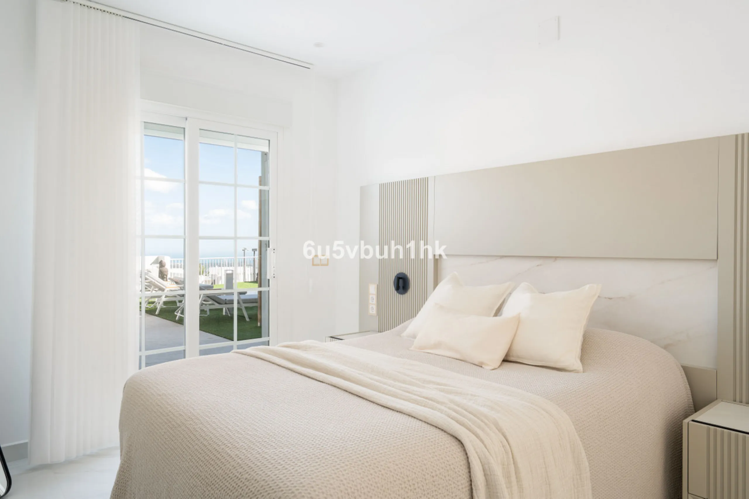 House - Townhouse в продаже в Marbella, Málaga. В доме 4 спален и 2 ванных комнат. Площадь дома 323 м². Площадь участка 282 м²