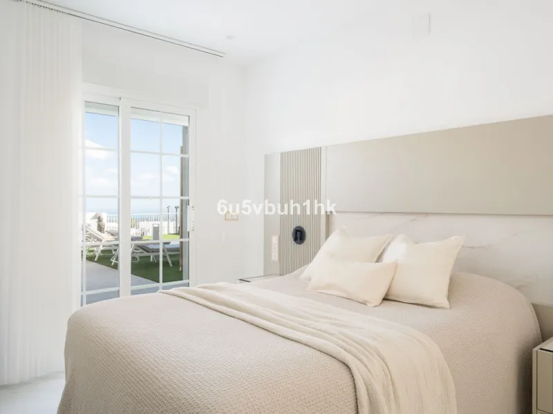 House - Townhouse в продаже в Marbella, Málaga. В доме 4 спален и 2 ванных комнат. Площадь дома 323 м². Площадь участка 282 м²
