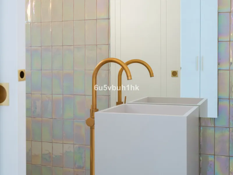 House - Townhouse в продаже в Marbella, Málaga. В доме 4 спален и 2 ванных комнат. Площадь дома 323 м². Площадь участка 282 м²