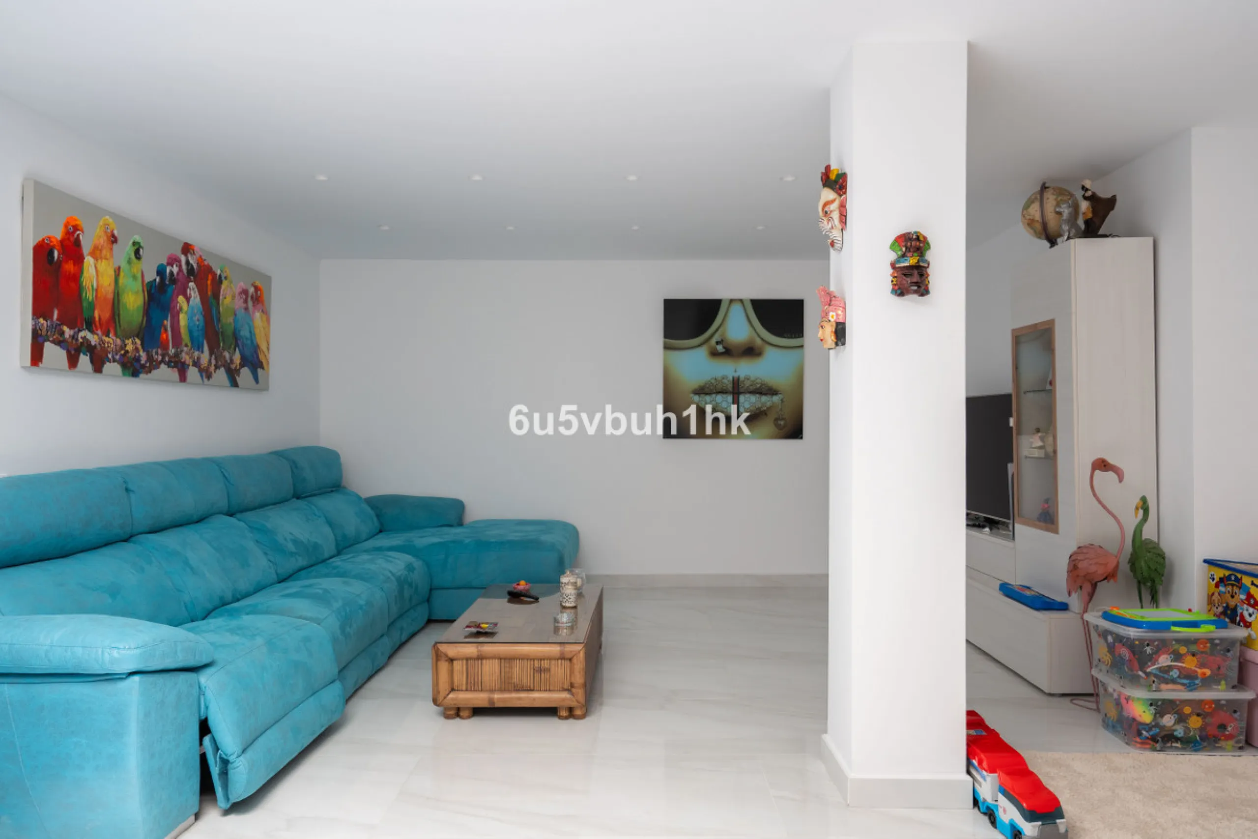 House - Townhouse в продаже в Marbella, Málaga. В доме 4 спален и 2 ванных комнат. Площадь дома 323 м². Площадь участка 282 м²