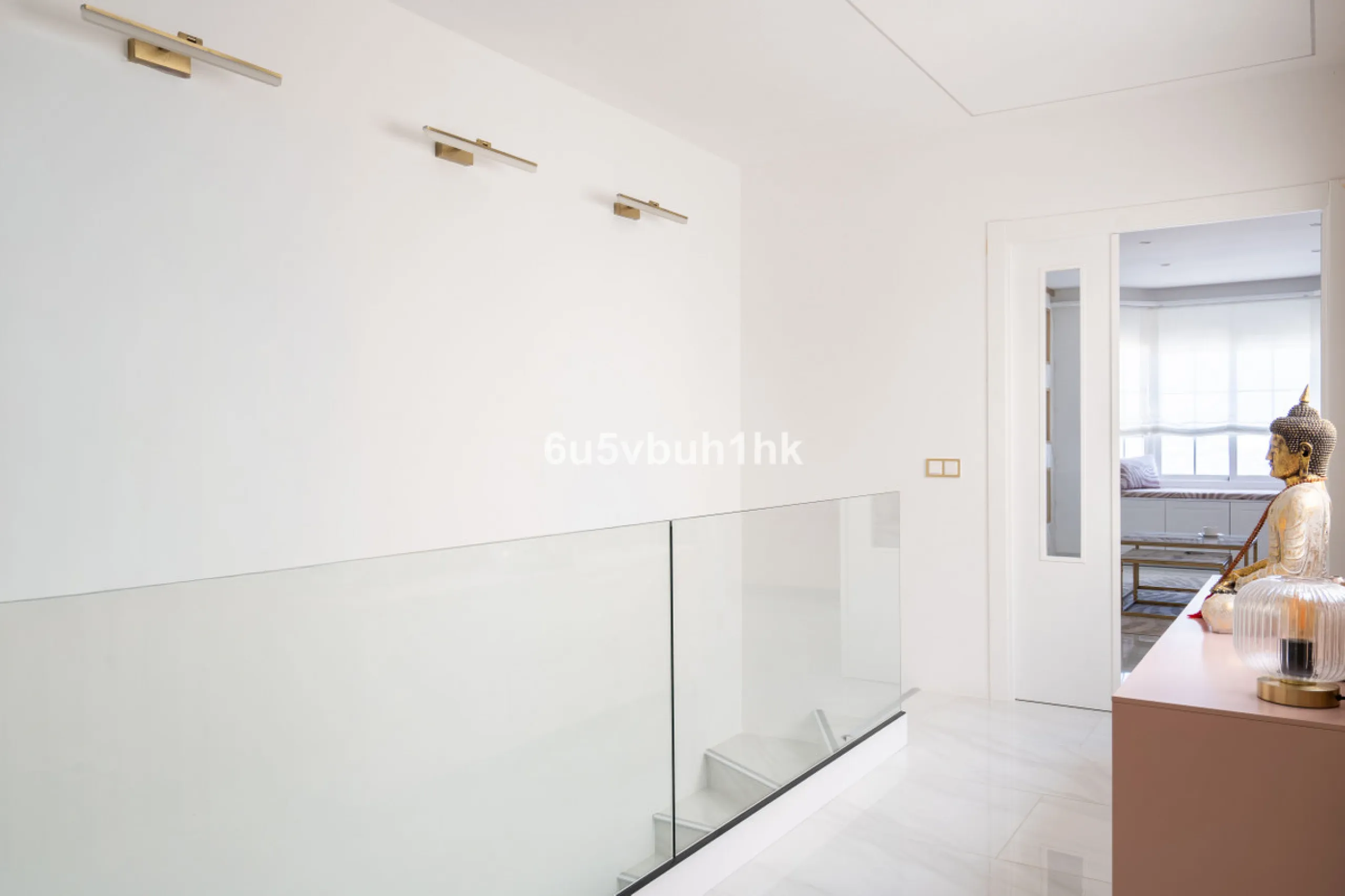 House - Townhouse в продаже в Marbella, Málaga. В доме 4 спален и 2 ванных комнат. Площадь дома 323 м². Площадь участка 282 м²