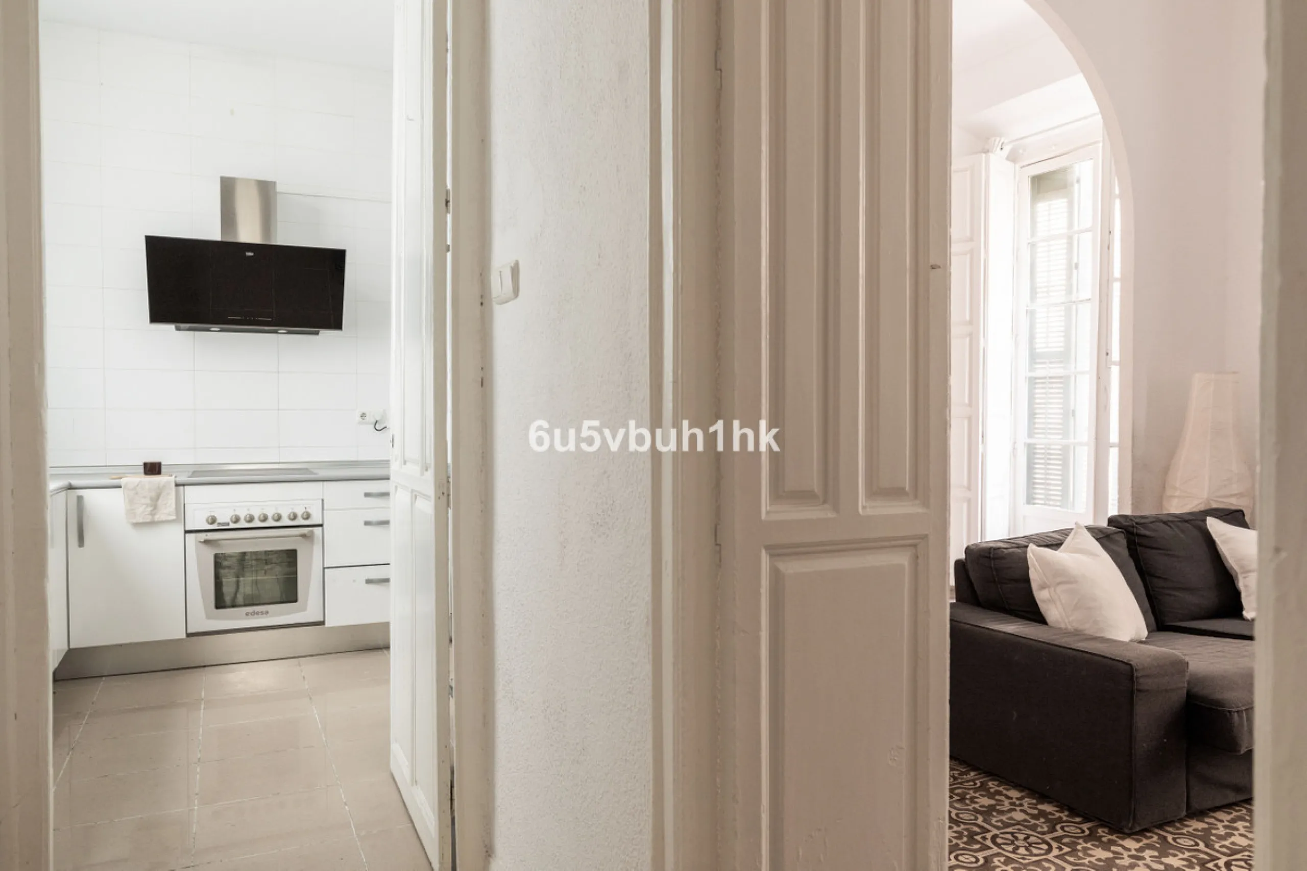 Located on Calle Císter, one of Málaga's most prestigious and sought-after streets — directly beside the iconic Cathedral — this spacious apartment offers a rare opportunity to acquire a property of character in the very heart of the historic centre.