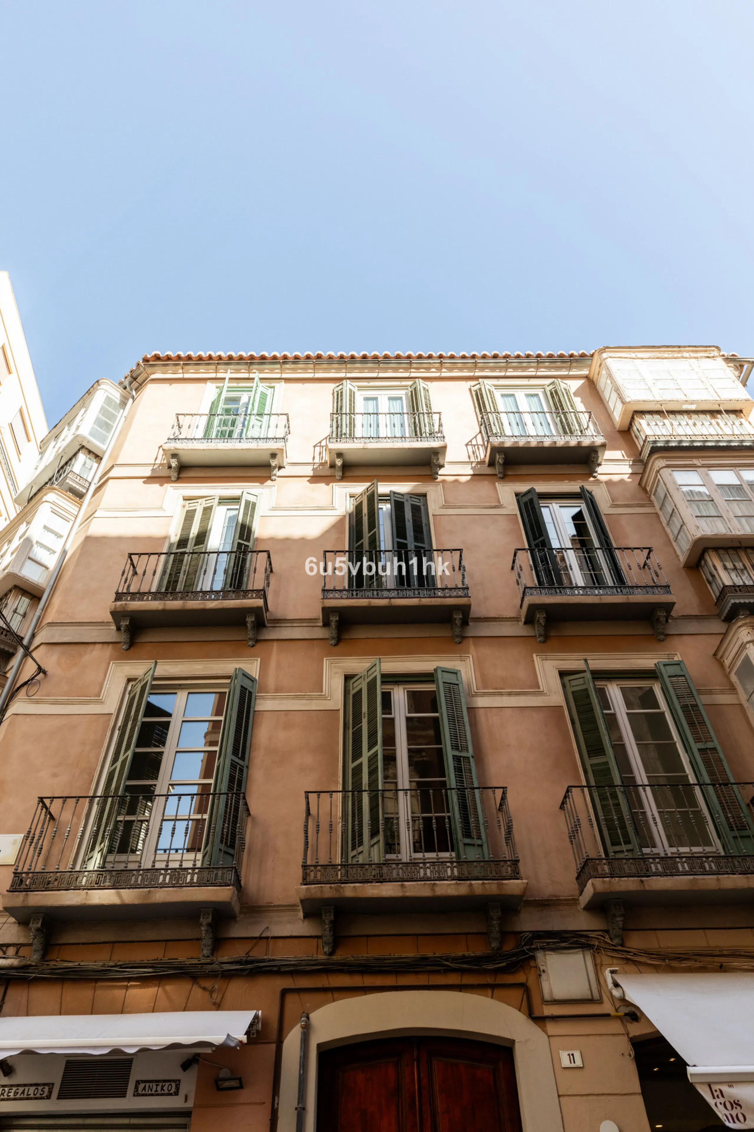 Located on Calle Císter, one of Málaga's most prestigious and sought-after streets — directly beside the iconic Cathedral — this spacious apartment offers a rare opportunity to acquire a property of character in the very heart of the historic centre.