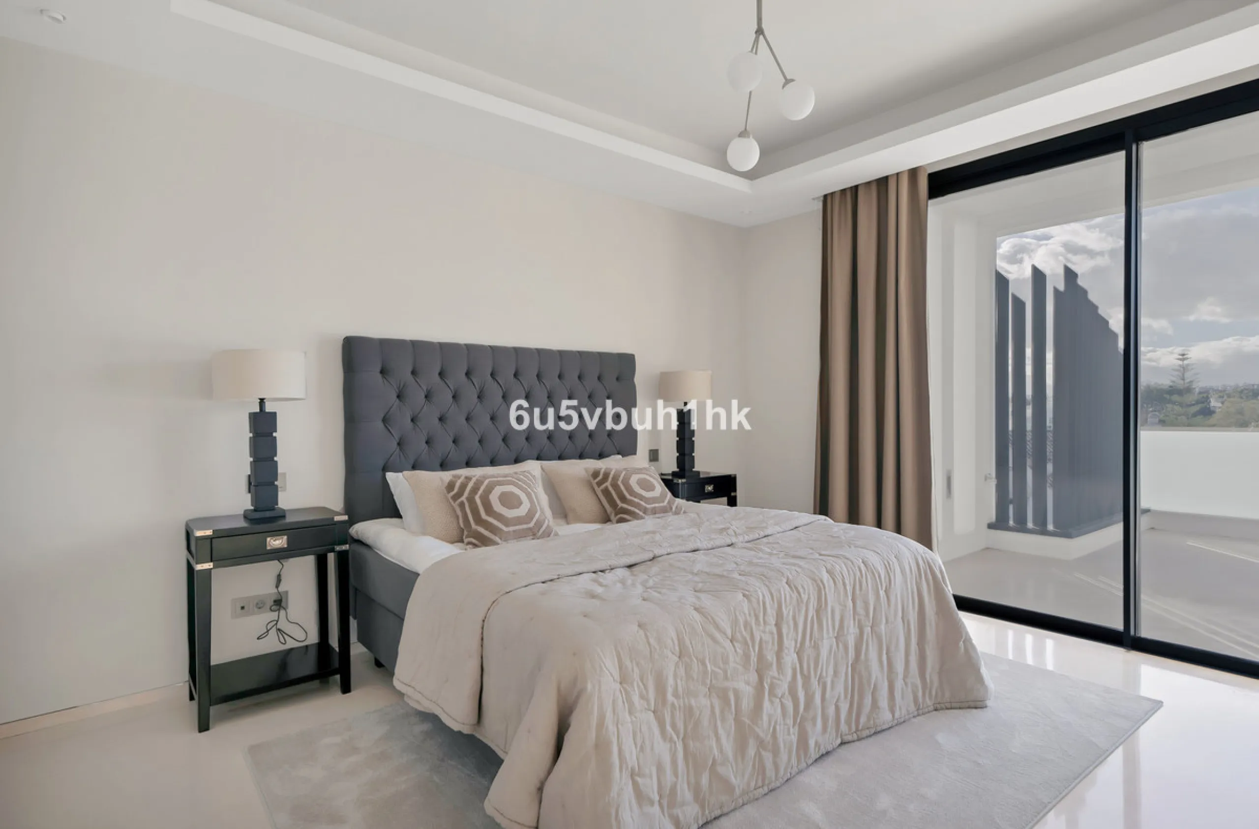 House - Detached Villa в продаже в Marbella, Málaga. В доме 6 спален и 6 ванных комнат. Площадь дома 476 м². Площадь участка 618 м²