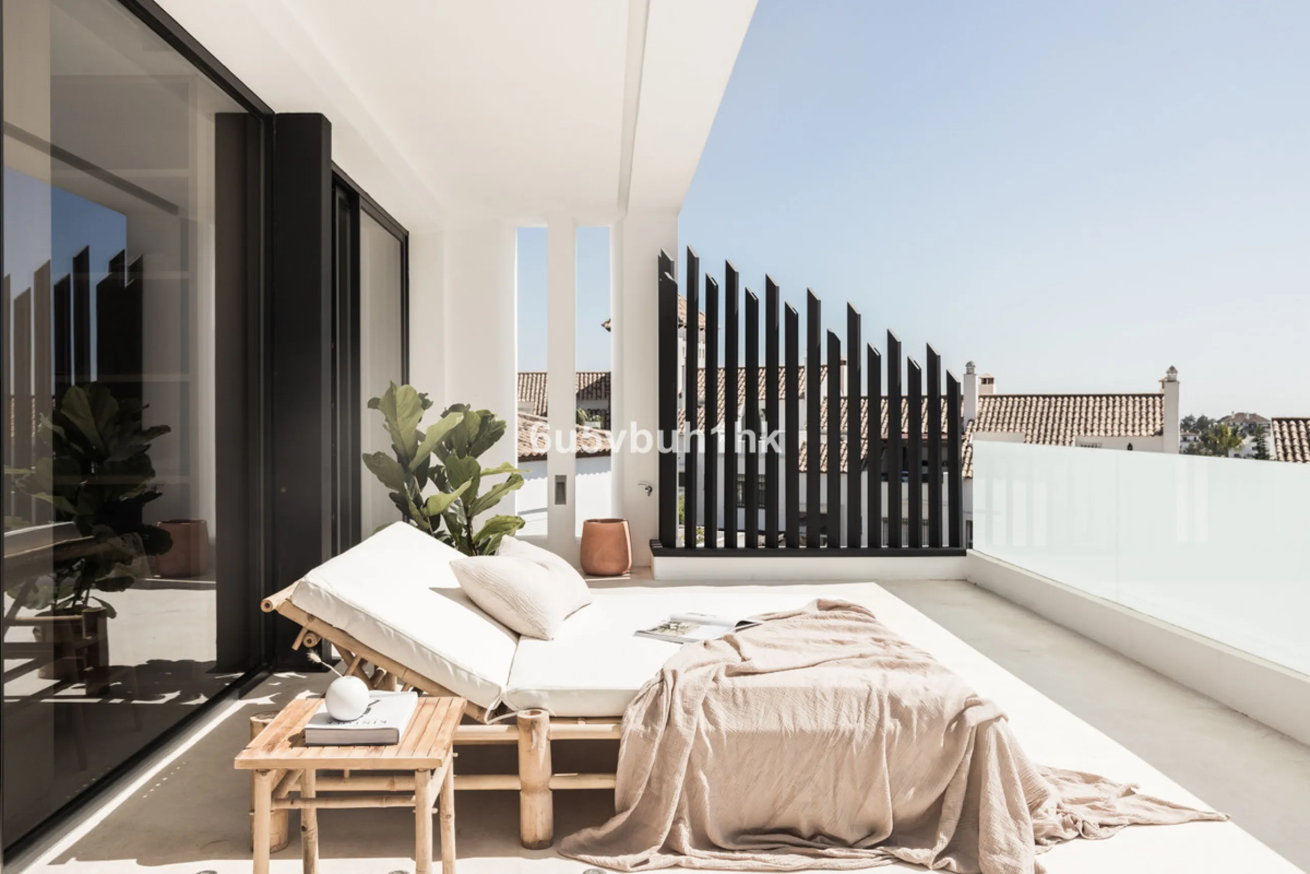 House - Detached Villa в продаже в Marbella, Málaga. В доме 6 спален и 6 ванных комнат. Площадь дома 476 м². Площадь участка 618 м²