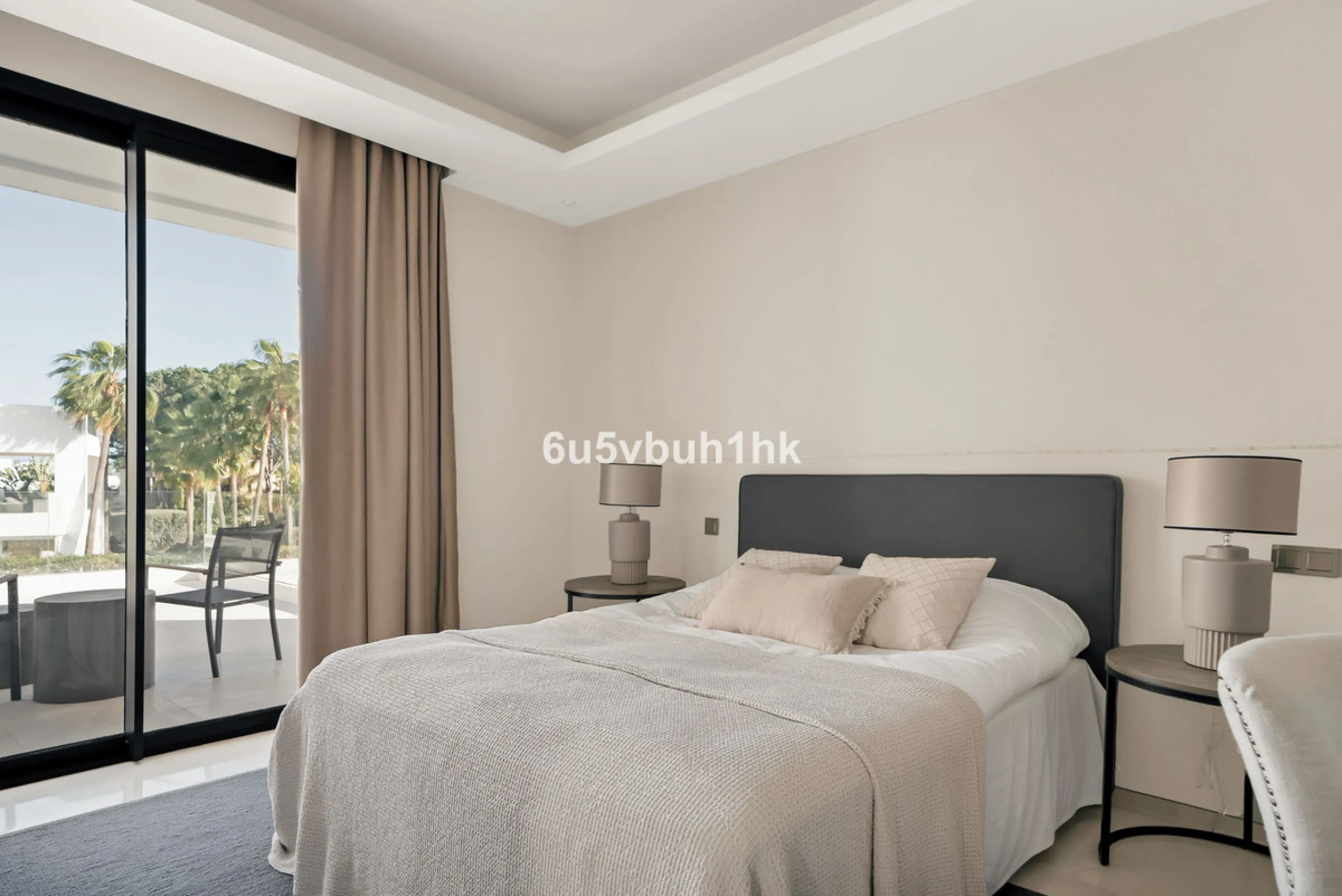 House - Detached Villa в продаже в Marbella, Málaga. В доме 6 спален и 6 ванных комнат. Площадь дома 476 м². Площадь участка 618 м²