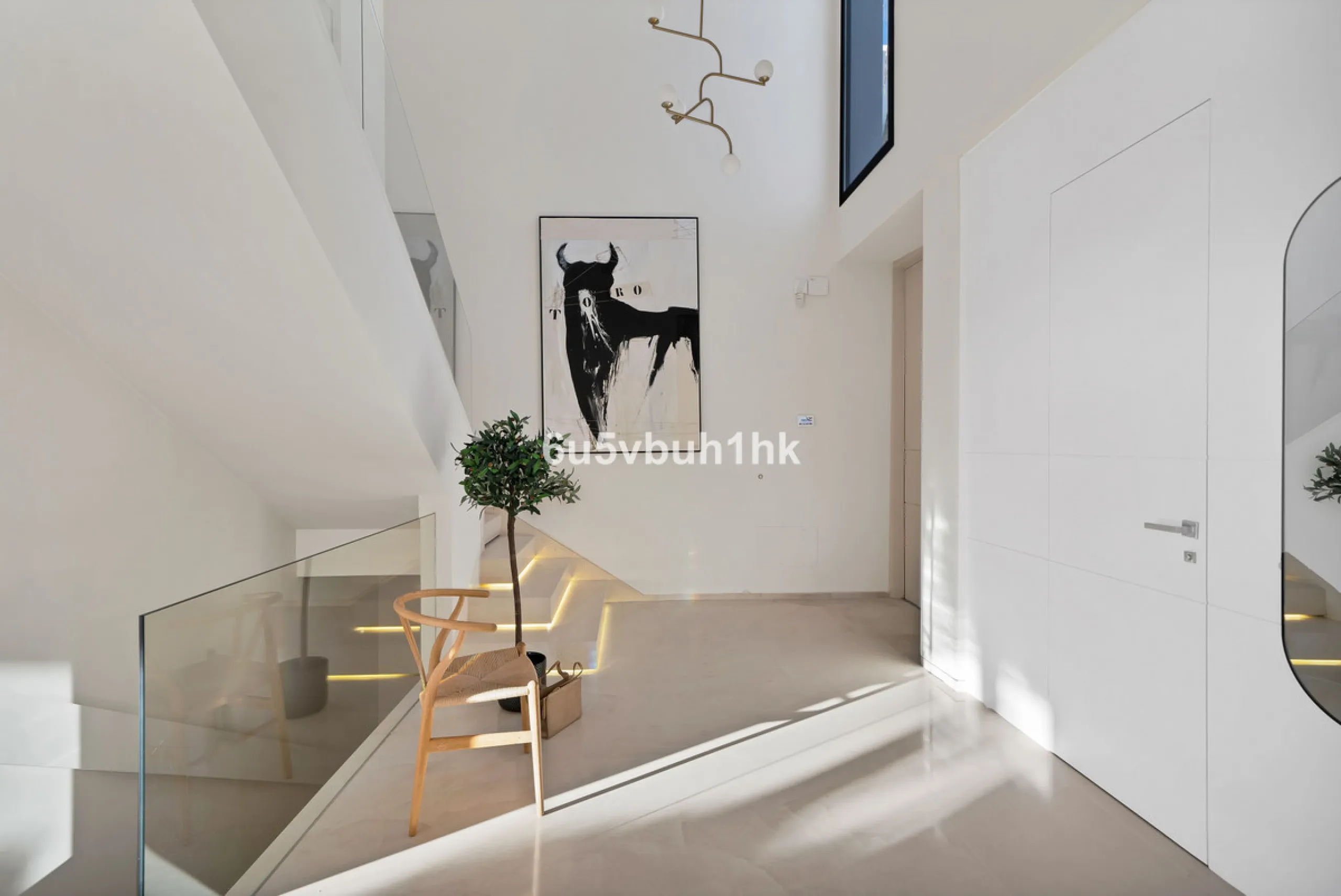 House - Detached Villa в продаже в Marbella, Málaga. В доме 6 спален и 6 ванных комнат. Площадь дома 476 м². Площадь участка 618 м²