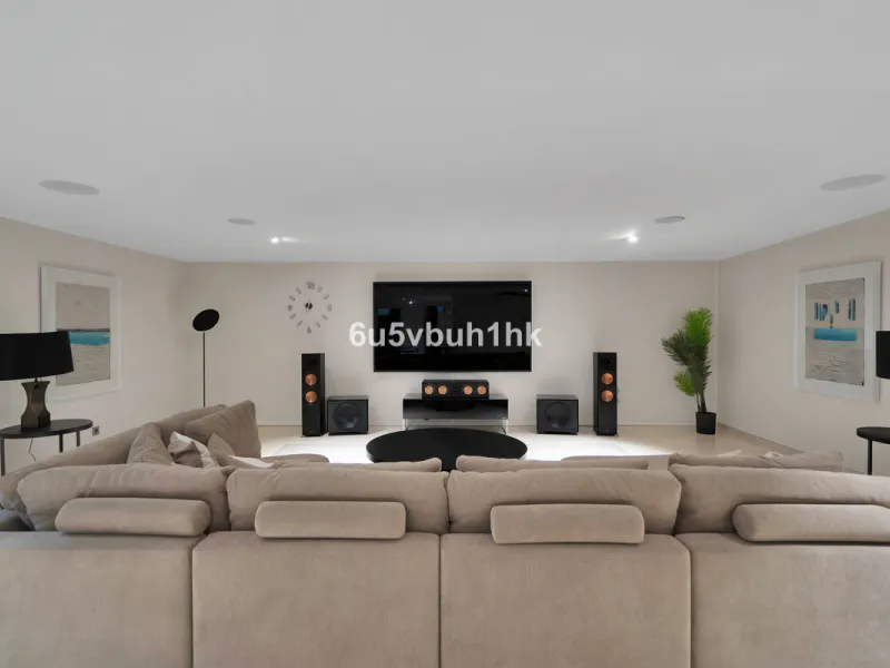 House - Detached Villa в продаже в Marbella, Málaga. В доме 6 спален и 6 ванных комнат. Площадь дома 476 м². Площадь участка 618 м²
