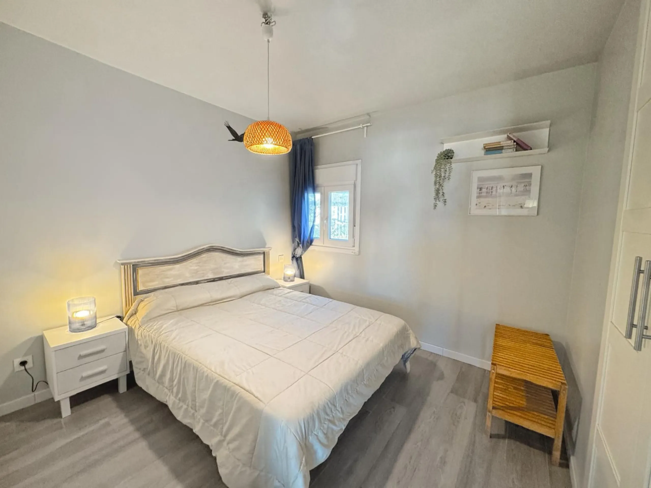 Discover this magnificent apartment in Marbella, located in a privileged area where you will have everything you need within reach: bars, restaurants, leisure areas, shops, and all essential services for a comfortable and dynamic lifestyle. In addition, i