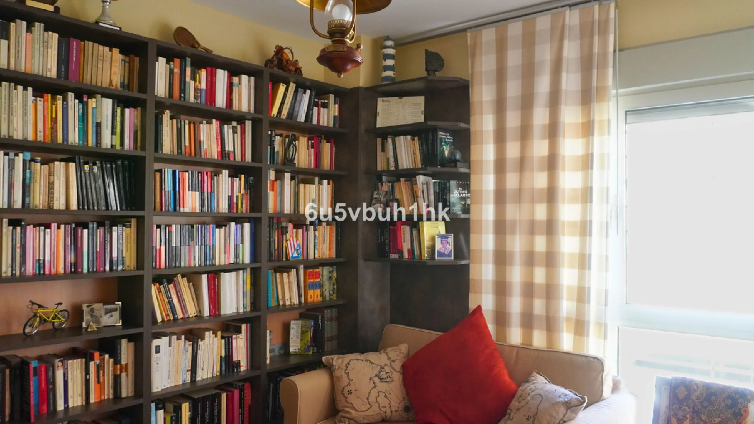 Located in one of the most sought-after residential areas of East Málaga, Hacienda Paredes, this property perfectly combines tranquility, spaciousness, and excellent connections to the rest of the city. Ideal for families, it sits next to the A-7 motorway