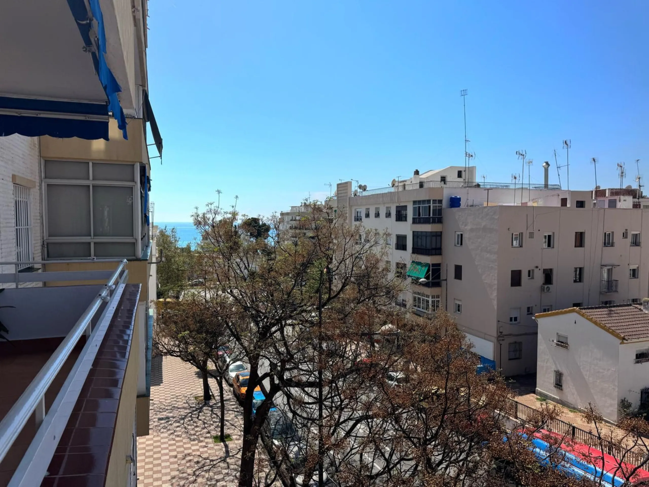Discover this magnificent apartment in Marbella, located in a privileged area where you will have everything you need within reach: bars, restaurants, leisure areas, shops, and all essential services for a comfortable and dynamic lifestyle. In addition, i