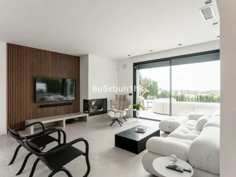 Located in the exclusive and secure community of Resina Golf in Estepona, this fully renovated villa offers an exceptional standard of luxury living. With meticulous attention to detail and high-end finishes throughout, the property combines contemporary 