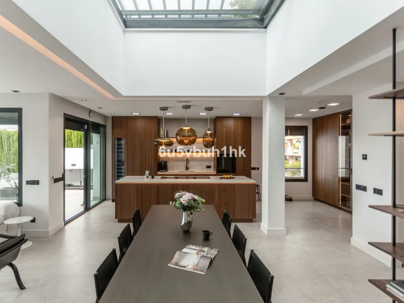 Located in the exclusive and secure community of Resina Golf in Estepona, this fully renovated villa offers an exceptional standard of luxury living. With meticulous attention to detail and high-end finishes throughout, the property combines contemporary 