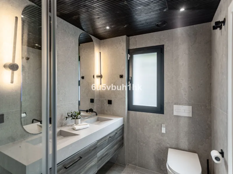 Located in the exclusive and secure community of Resina Golf in Estepona, this fully renovated villa offers an exceptional standard of luxury living. With meticulous attention to detail and high-end finishes throughout, the property combines contemporary 