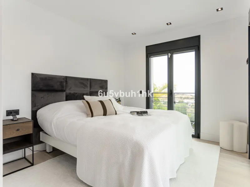 Located in the exclusive and secure community of Resina Golf in Estepona, this fully renovated villa offers an exceptional standard of luxury living. With meticulous attention to detail and high-end finishes throughout, the property combines contemporary 