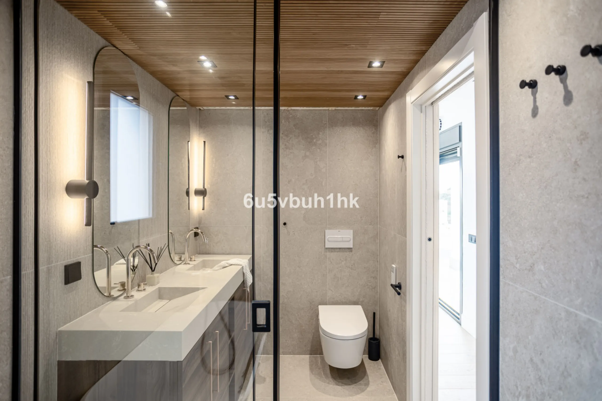 Located in the exclusive and secure community of Resina Golf in Estepona, this fully renovated villa offers an exceptional standard of luxury living. With meticulous attention to detail and high-end finishes throughout, the property combines contemporary 