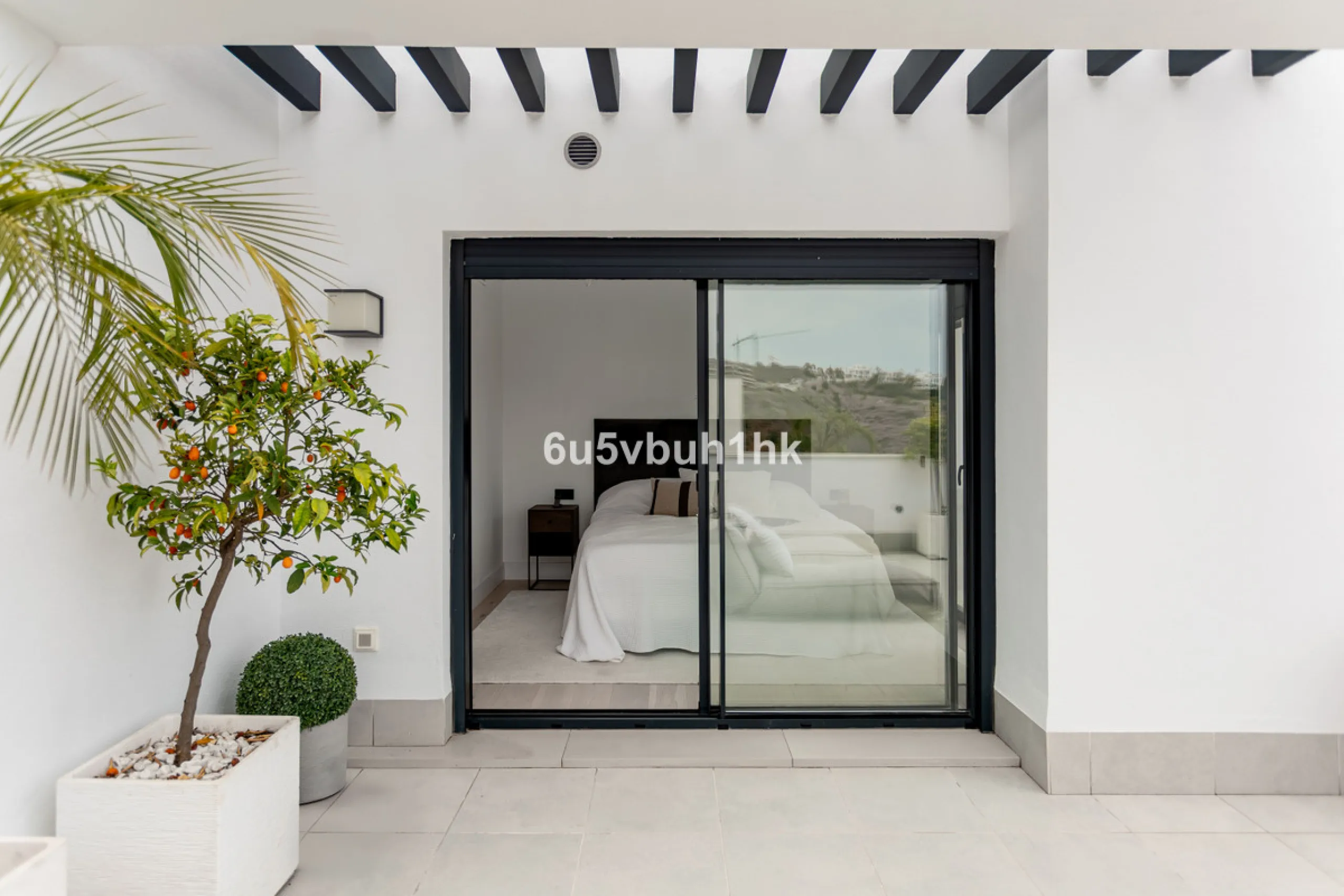 Located in the exclusive and secure community of Resina Golf in Estepona, this fully renovated villa offers an exceptional standard of luxury living. With meticulous attention to detail and high-end finishes throughout, the property combines contemporary 