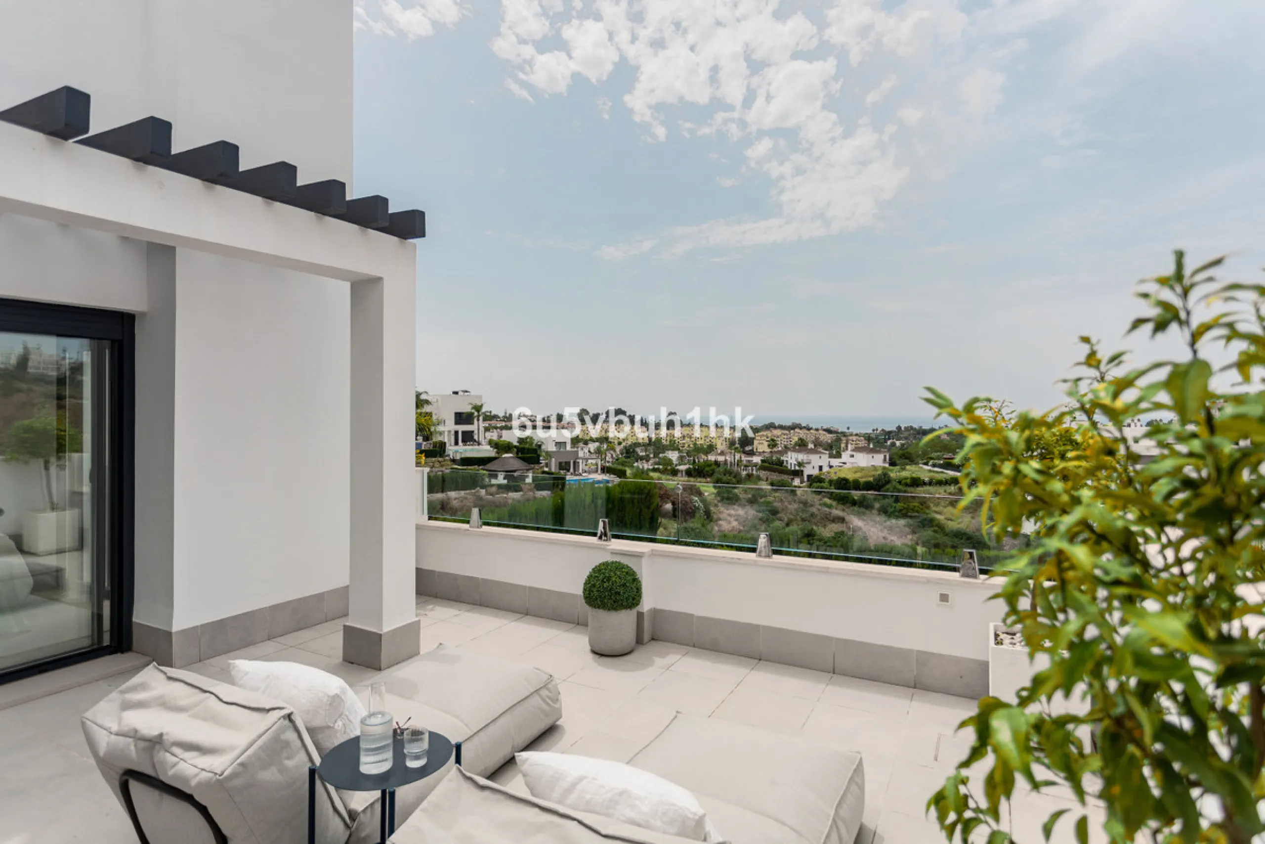 Located in the exclusive and secure community of Resina Golf in Estepona, this fully renovated villa offers an exceptional standard of luxury living. With meticulous attention to detail and high-end finishes throughout, the property combines contemporary 