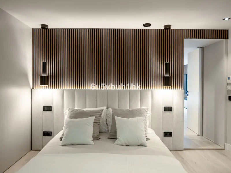 Located in the exclusive and secure community of Resina Golf in Estepona, this fully renovated villa offers an exceptional standard of luxury living. With meticulous attention to detail and high-end finishes throughout, the property combines contemporary 
