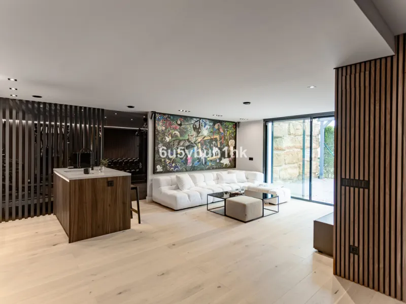 Located in the exclusive and secure community of Resina Golf in Estepona, this fully renovated villa offers an exceptional standard of luxury living. With meticulous attention to detail and high-end finishes throughout, the property combines contemporary 