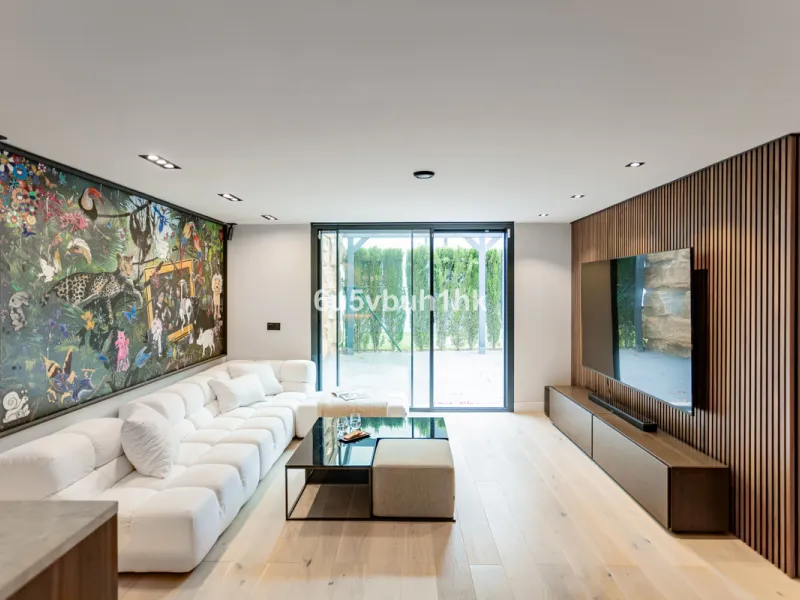 Located in the exclusive and secure community of Resina Golf in Estepona, this fully renovated villa offers an exceptional standard of luxury living. With meticulous attention to detail and high-end finishes throughout, the property combines contemporary 
