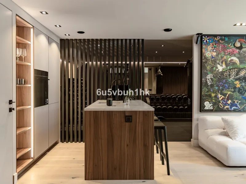 Located in the exclusive and secure community of Resina Golf in Estepona, this fully renovated villa offers an exceptional standard of luxury living. With meticulous attention to detail and high-end finishes throughout, the property combines contemporary 