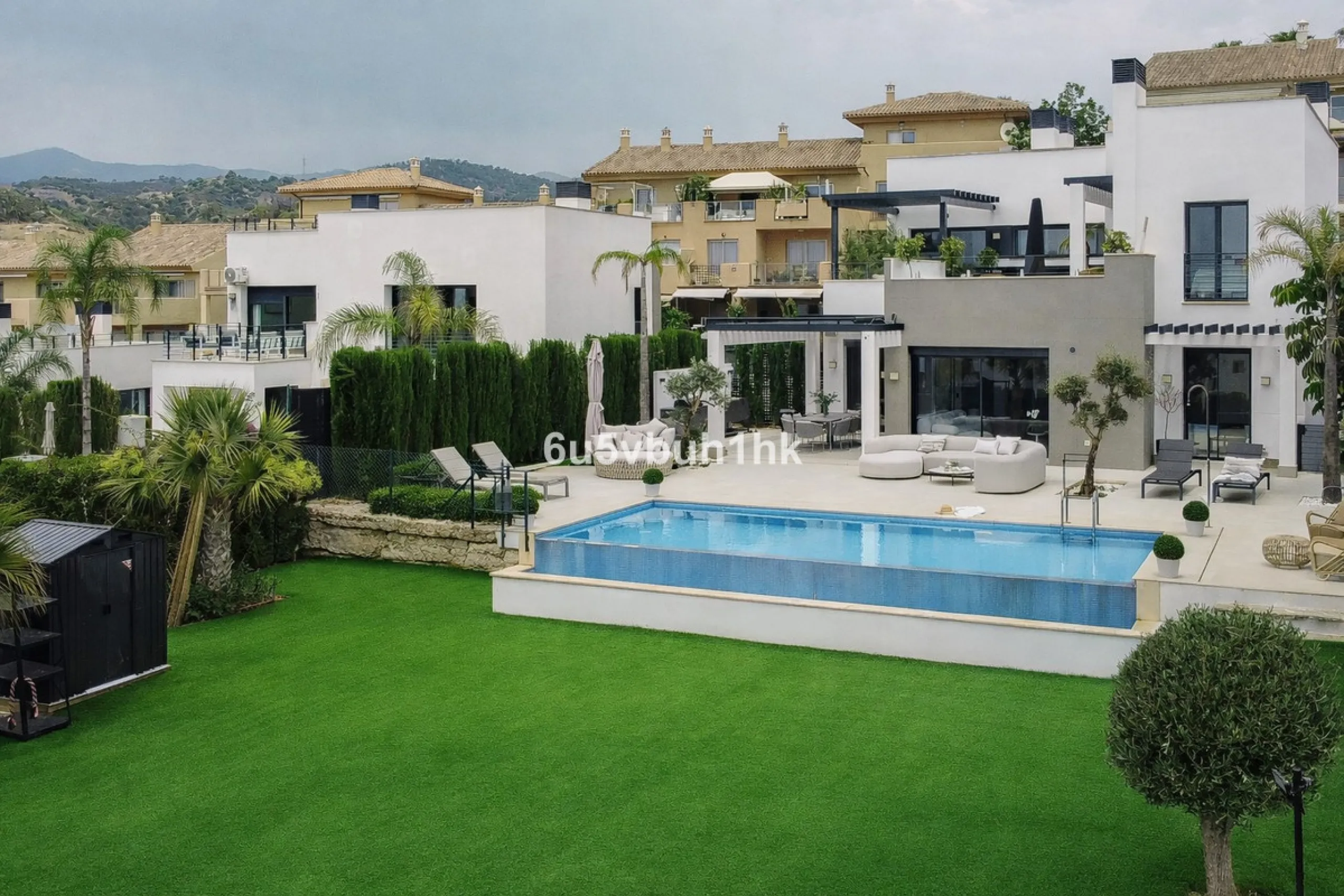 Located in the exclusive and secure community of Resina Golf in Estepona, this fully renovated villa offers an exceptional standard of luxury living. With meticulous attention to detail and high-end finishes throughout, the property combines contemporary 