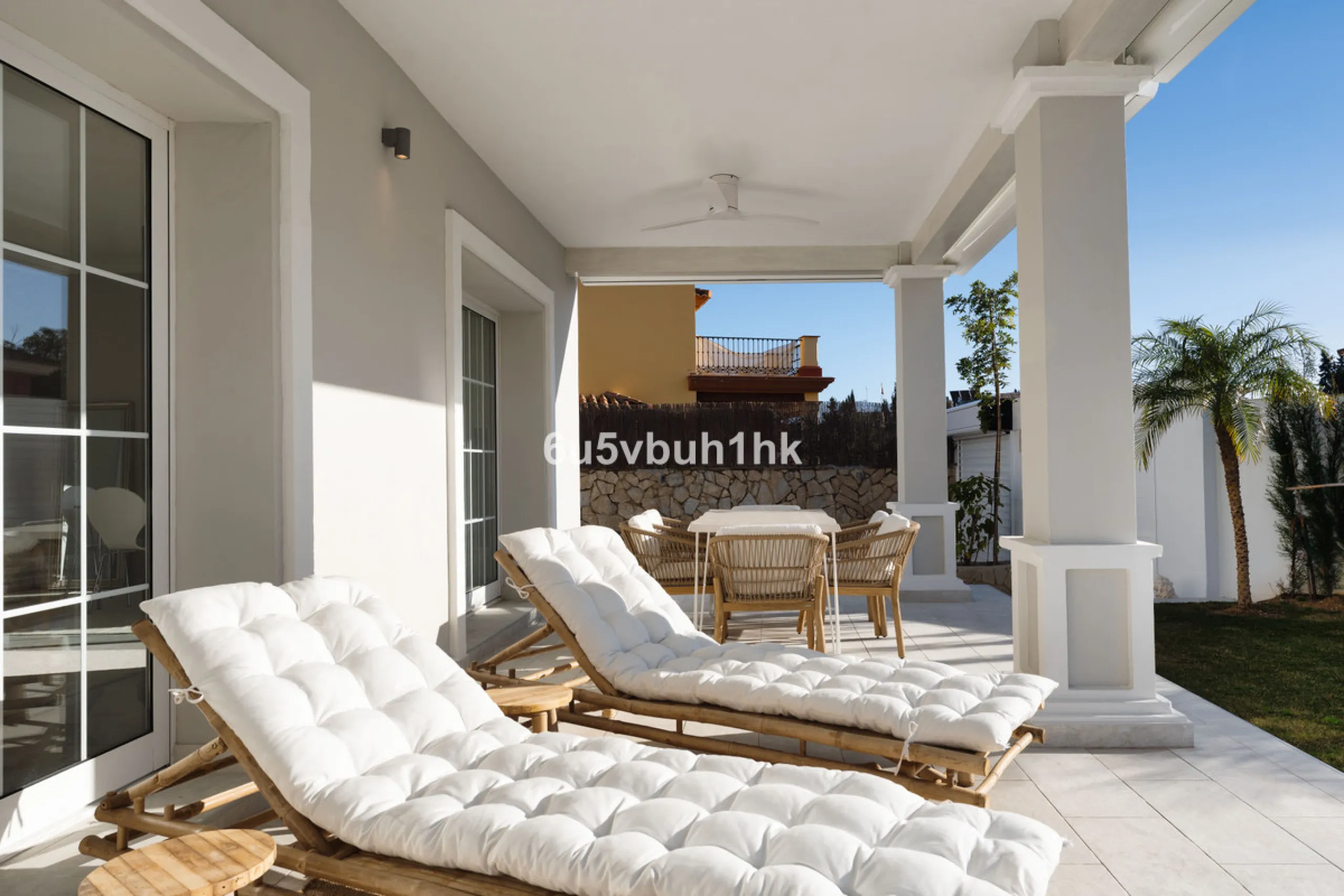 Welcome to a Home where everyday life feels like a holiday. Located on a quiet cul-de-sac in the sought-after area of Campo de Mijas, this property offers privacy, security and a true residential atmosphere – surrounded by permanent neighbours, not short-