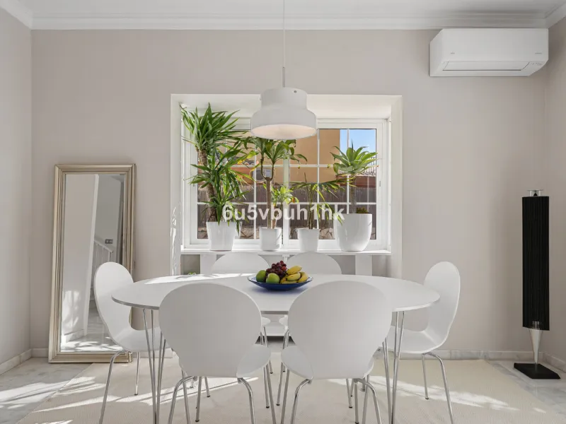 Welcome to a Home where everyday life feels like a holiday. Located on a quiet cul-de-sac in the sought-after area of Campo de Mijas, this property offers privacy, security and a true residential atmosphere – surrounded by permanent neighbours, not short-