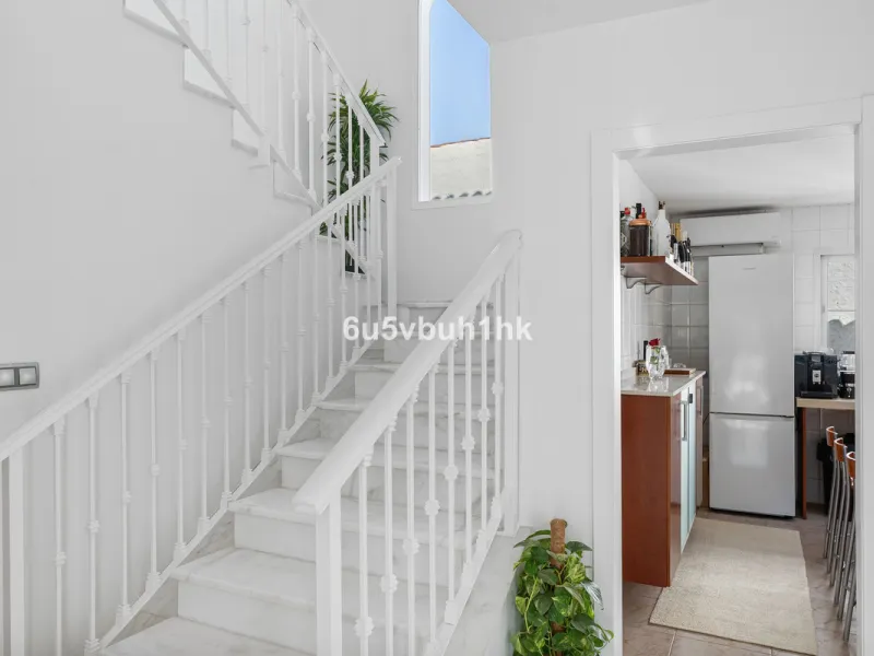 Welcome to a Home where everyday life feels like a holiday. Located on a quiet cul-de-sac in the sought-after area of Campo de Mijas, this property offers privacy, security and a true residential atmosphere – surrounded by permanent neighbours, not short-
