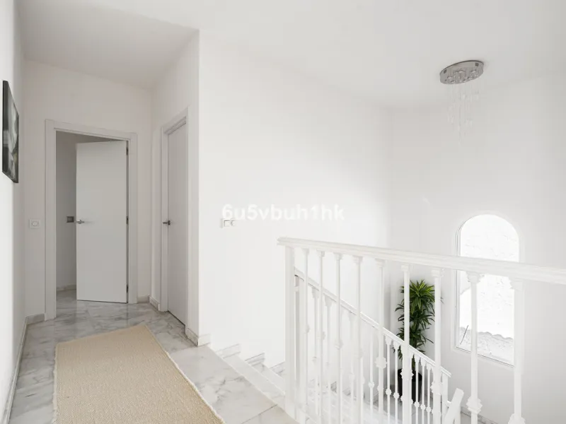 Welcome to a Home where everyday life feels like a holiday. Located on a quiet cul-de-sac in the sought-after area of Campo de Mijas, this property offers privacy, security and a true residential atmosphere – surrounded by permanent neighbours, not short-