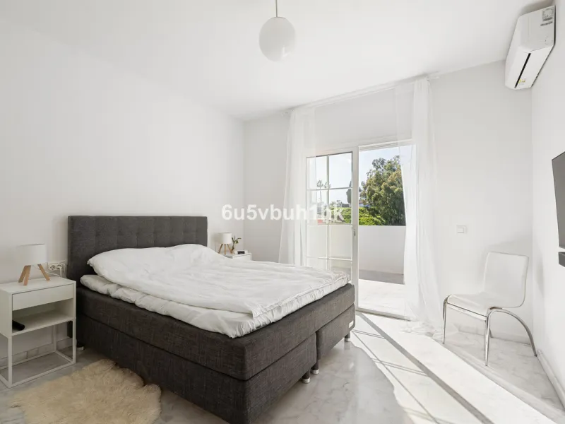 Welcome to a Home where everyday life feels like a holiday. Located on a quiet cul-de-sac in the sought-after area of Campo de Mijas, this property offers privacy, security and a true residential atmosphere – surrounded by permanent neighbours, not short-