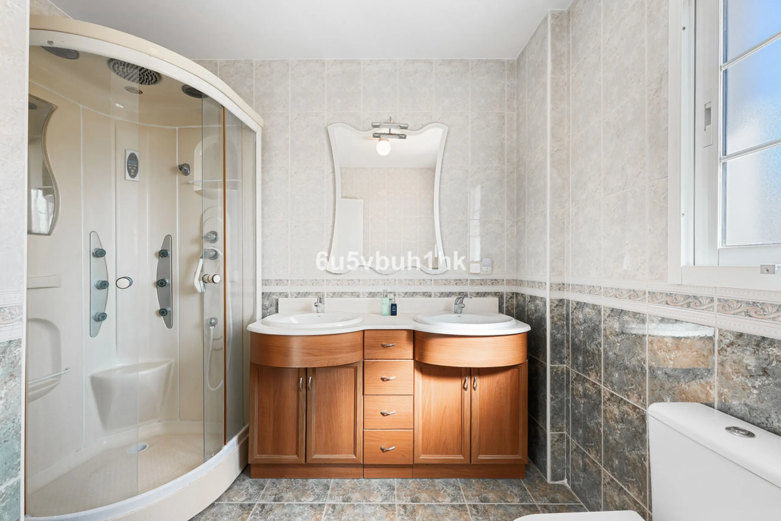 Welcome to a Home where everyday life feels like a holiday. Located on a quiet cul-de-sac in the sought-after area of Campo de Mijas, this property offers privacy, security and a true residential atmosphere – surrounded by permanent neighbours, not short-