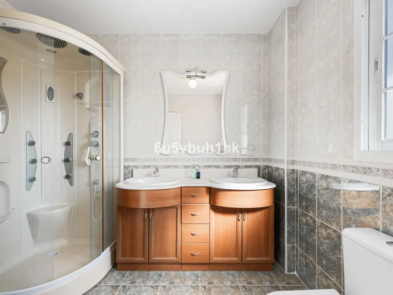 Welcome to a Home where everyday life feels like a holiday. Located on a quiet cul-de-sac in the sought-after area of Campo de Mijas, this property offers privacy, security and a true residential atmosphere – surrounded by permanent neighbours, not short-
