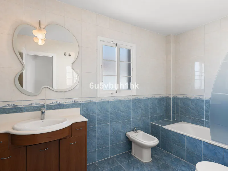 Welcome to a Home where everyday life feels like a holiday. Located on a quiet cul-de-sac in the sought-after area of Campo de Mijas, this property offers privacy, security and a true residential atmosphere – surrounded by permanent neighbours, not short-