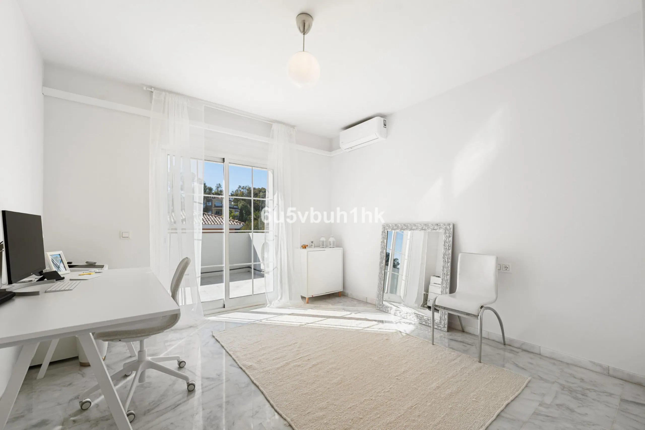 Welcome to a Home where everyday life feels like a holiday. Located on a quiet cul-de-sac in the sought-after area of Campo de Mijas, this property offers privacy, security and a true residential atmosphere – surrounded by permanent neighbours, not short-