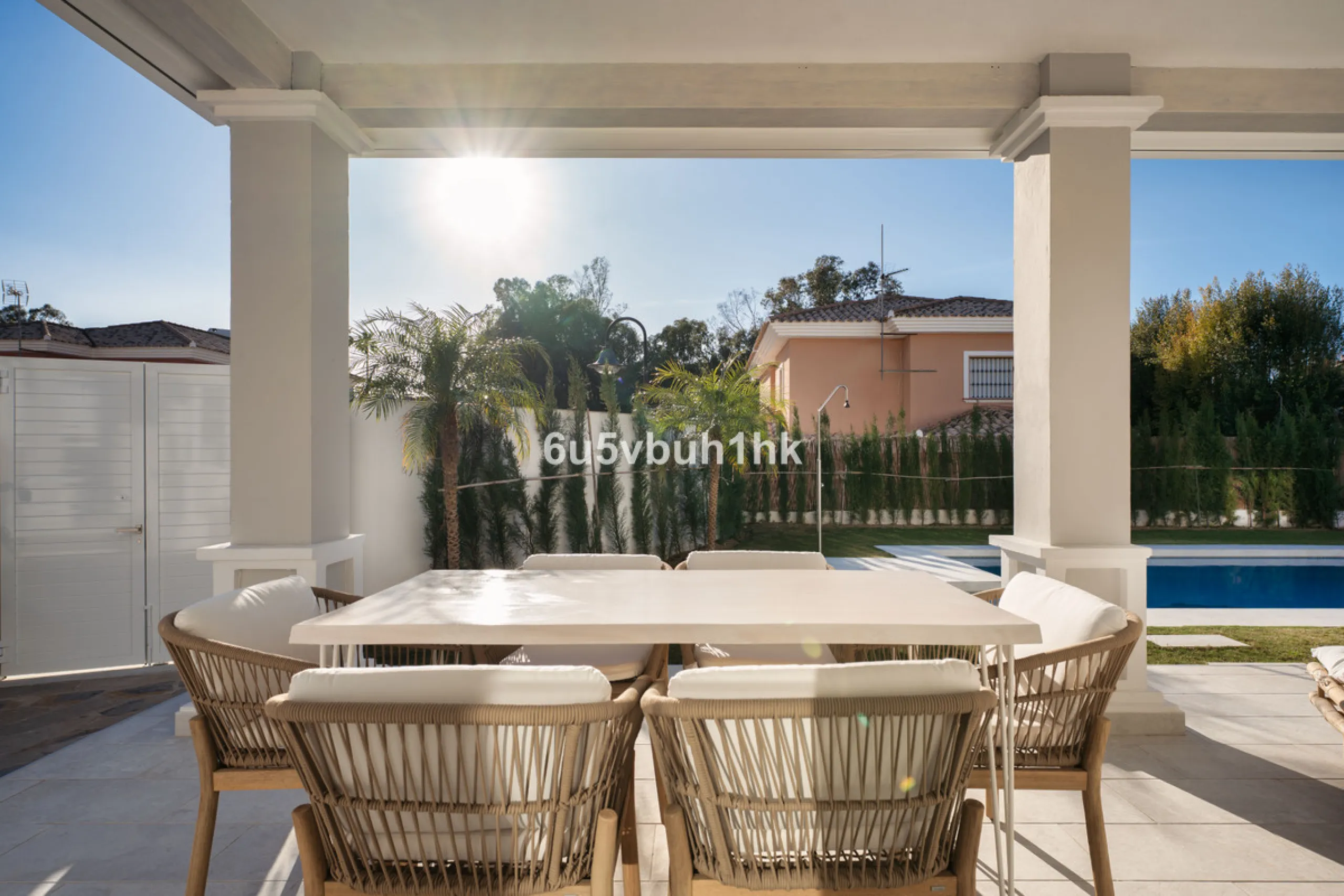 Welcome to a Home where everyday life feels like a holiday. Located on a quiet cul-de-sac in the sought-after area of Campo de Mijas, this property offers privacy, security and a true residential atmosphere – surrounded by permanent neighbours, not short-