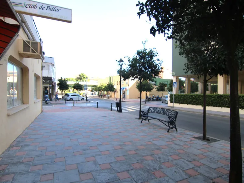 MAGNIFICENT PREMISES WITH ACCESS TO TWO STREETS IN LOS BOLICHES