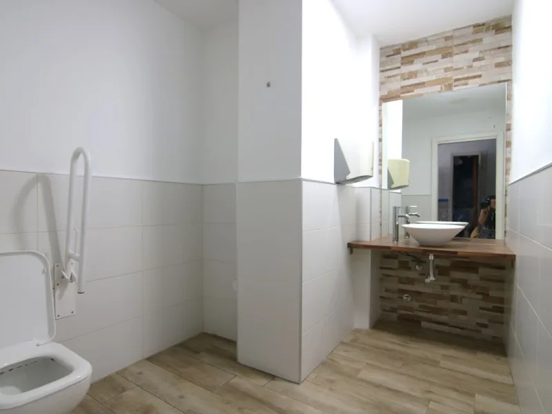 MAGNIFICENT PREMISES WITH ACCESS TO TWO STREETS IN LOS BOLICHES