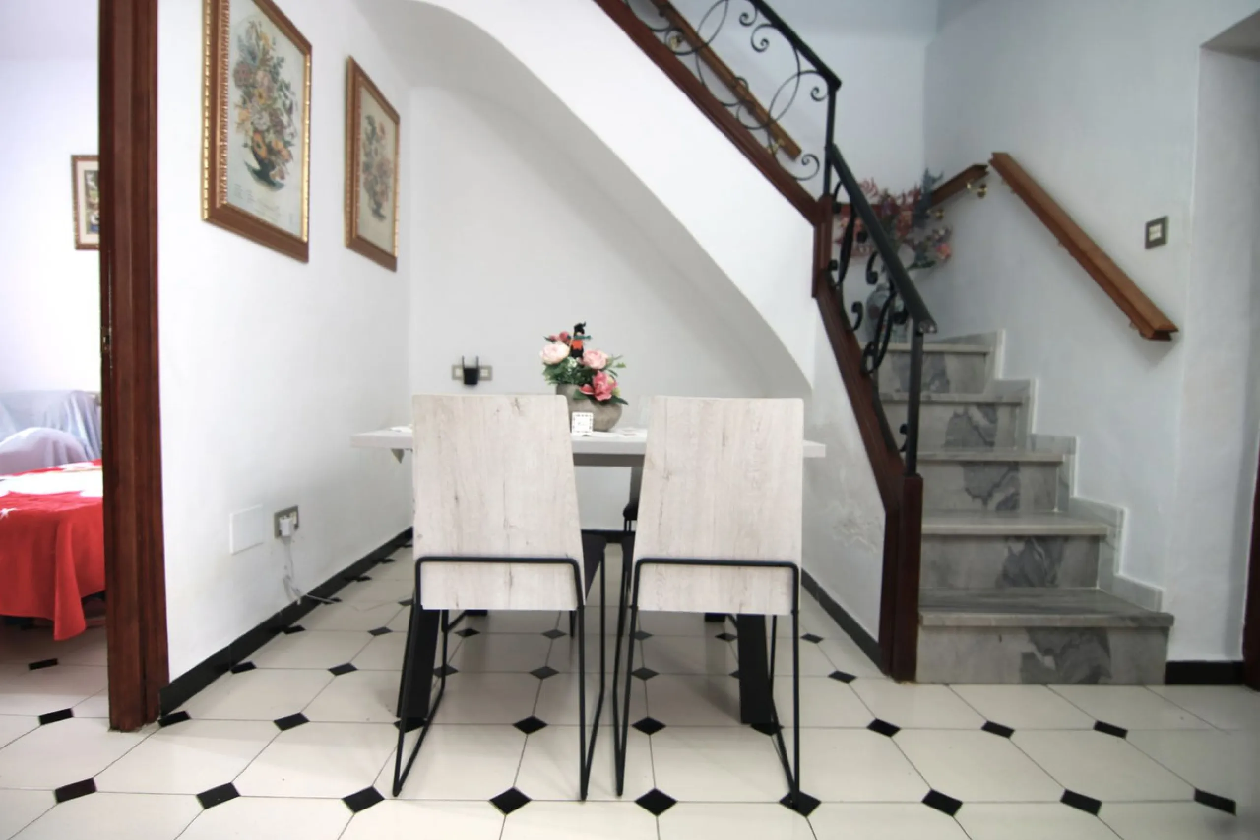 House - Townhouse в продаже в Coín, Málaga. В доме 6 спален и 2 ванных комнат. Площадь дома 128 м²