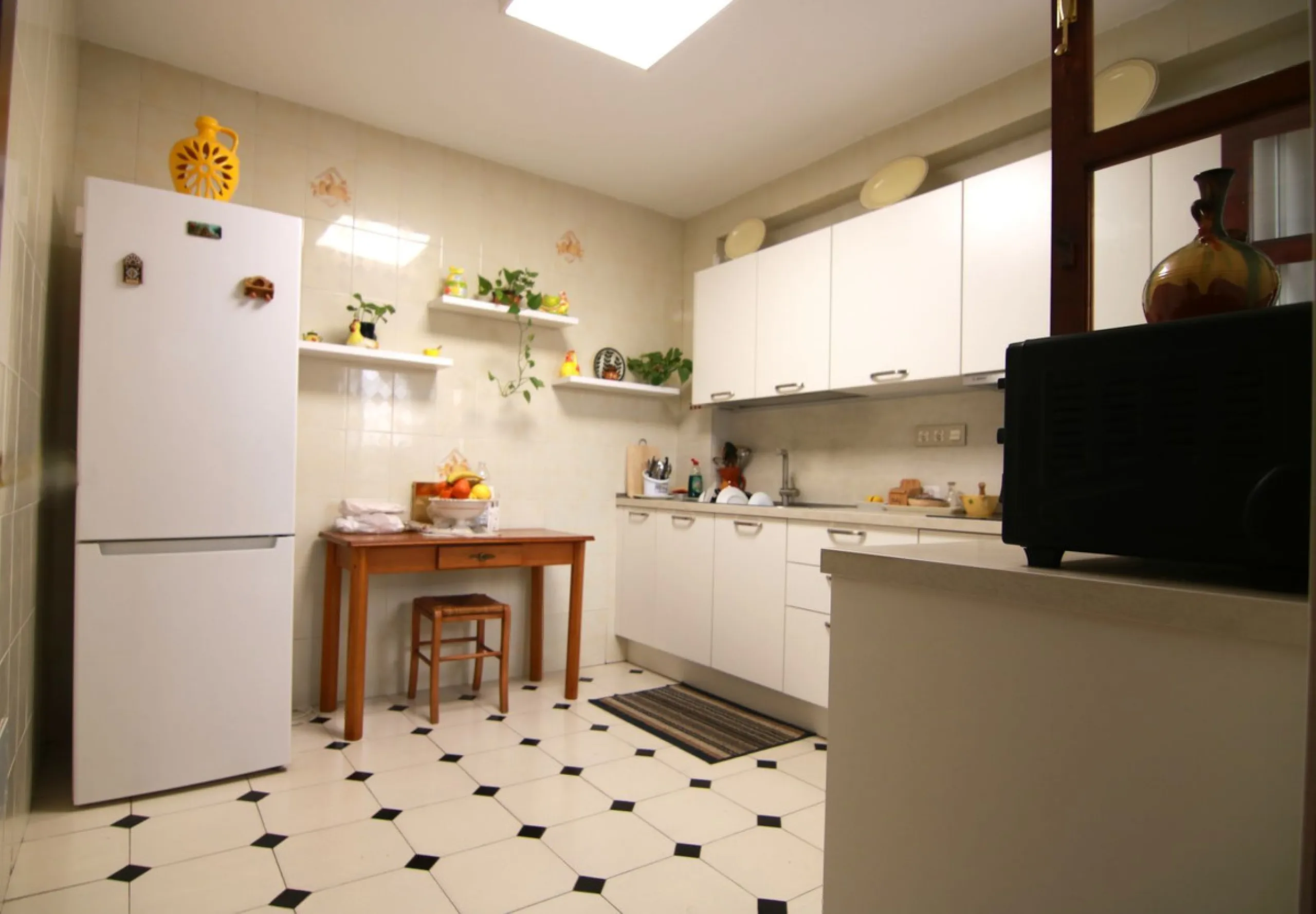 House - Townhouse в продаже в Coín, Málaga. В доме 6 спален и 2 ванных комнат. Площадь дома 128 м²