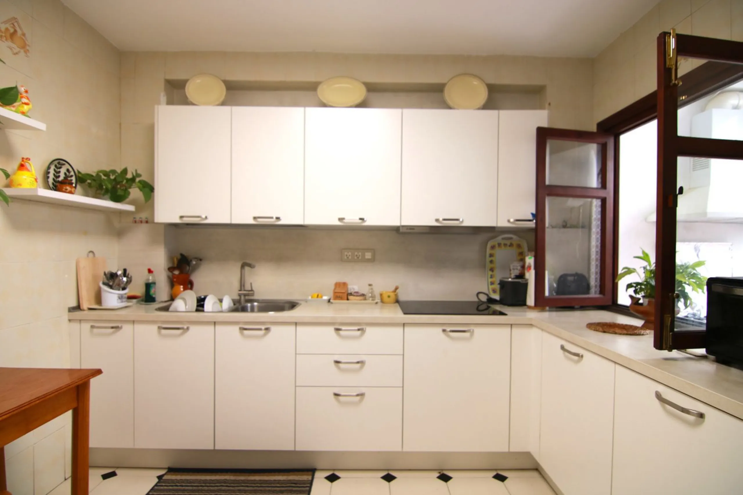 House - Townhouse в продаже в Coín, Málaga. В доме 6 спален и 2 ванных комнат. Площадь дома 128 м²
