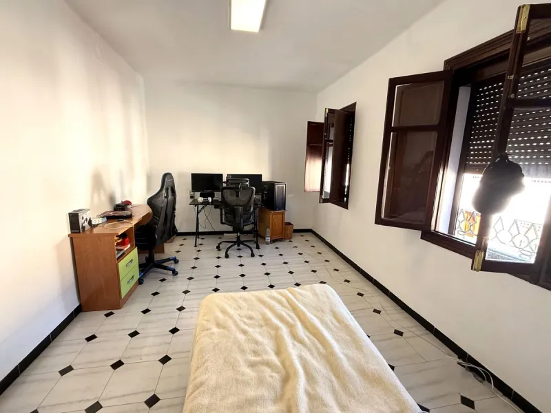 House - Townhouse в продаже в Coín, Málaga. В доме 6 спален и 2 ванных комнат. Площадь дома 128 м²