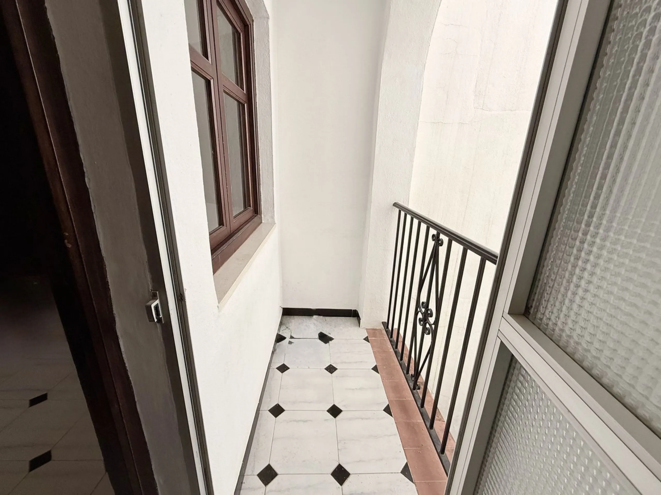 House - Townhouse в продаже в Coín, Málaga. В доме 6 спален и 2 ванных комнат. Площадь дома 128 м²