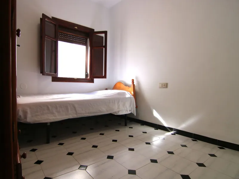 House - Townhouse в продаже в Coín, Málaga. В доме 6 спален и 2 ванных комнат. Площадь дома 128 м²