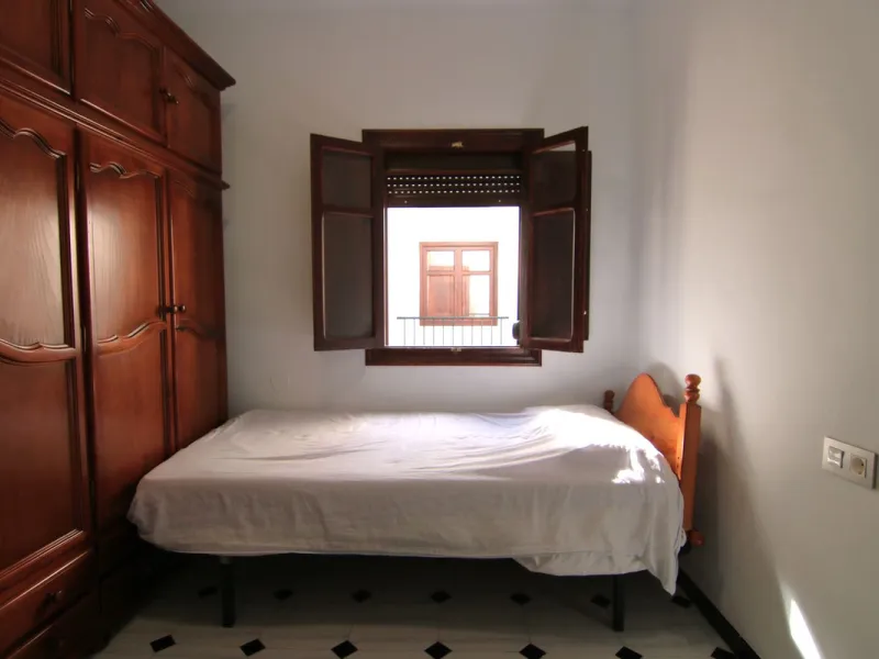 House - Townhouse в продаже в Coín, Málaga. В доме 6 спален и 2 ванных комнат. Площадь дома 128 м²